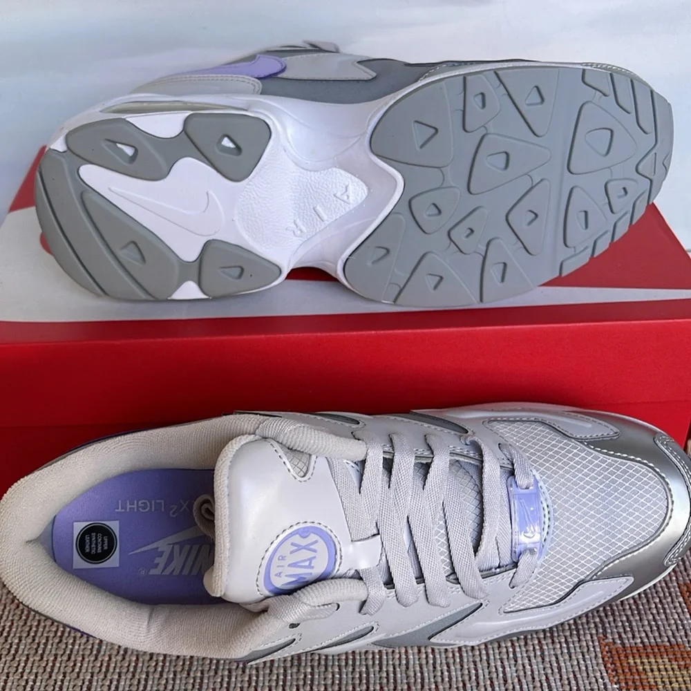 NIKE WMNS AIR MAX2 LIGHT SE
VAST GREY/PURPLE AGATE
Sneakers Athletic 
CJ7981 001 - Picture 5 of 16